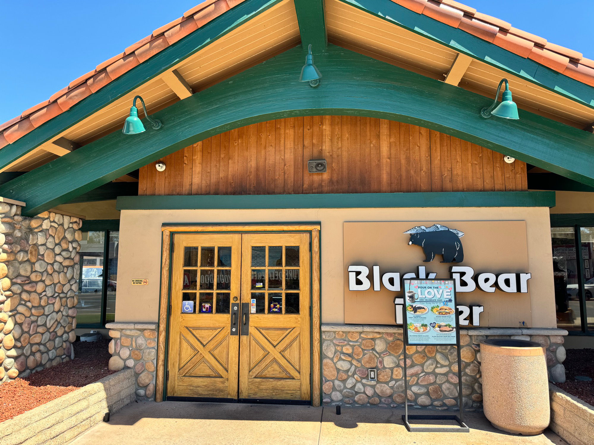 Tarzana Entrance Black Bear Diner Tarzana Entrance