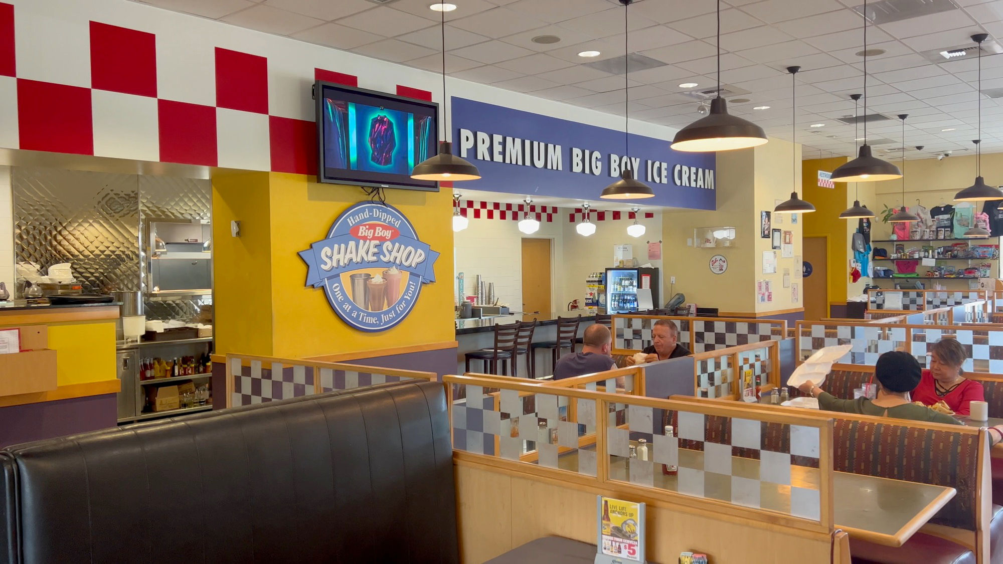 Bob's Big Boy Northridge Inside