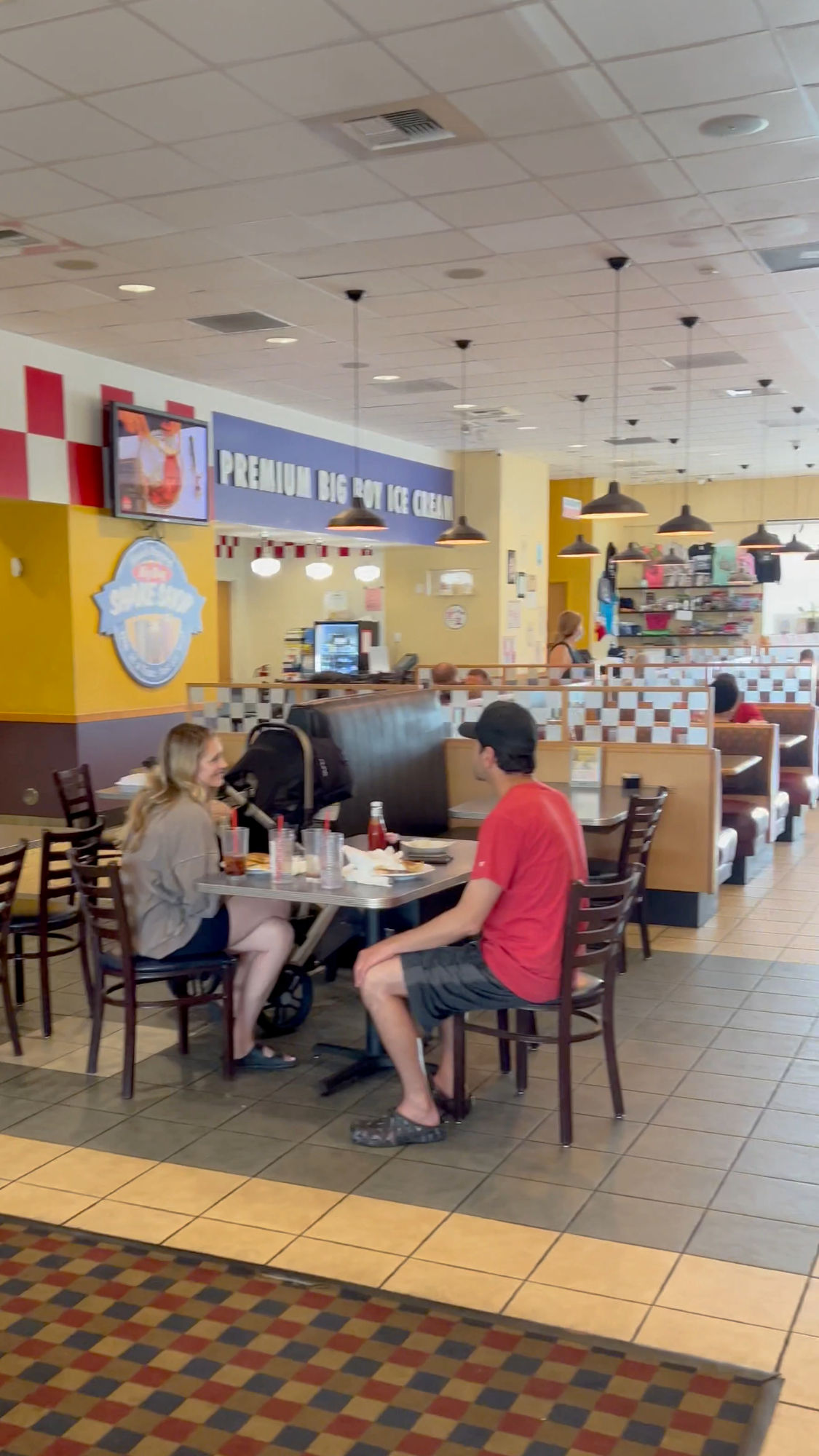 Seating Bob's Big Boy Northridge Seating