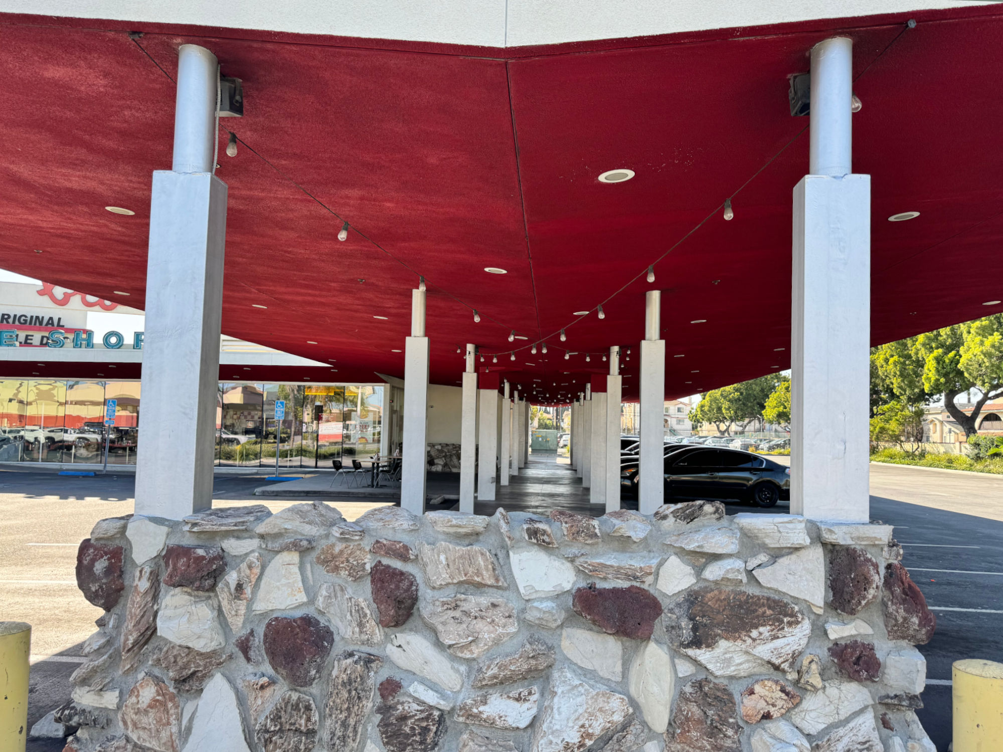 Bob's Big Boy Parking
