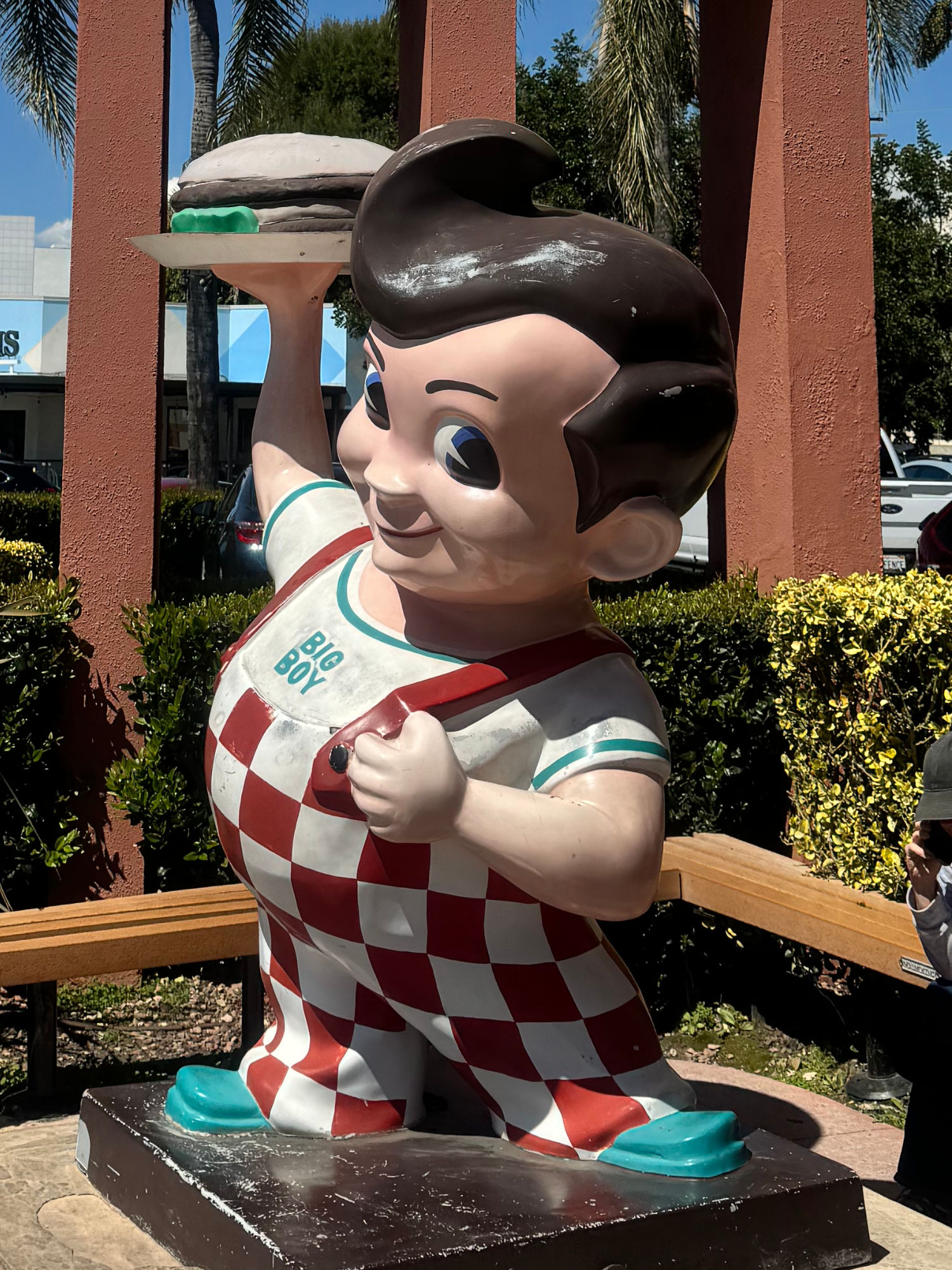 Bob's Big Boy Statue