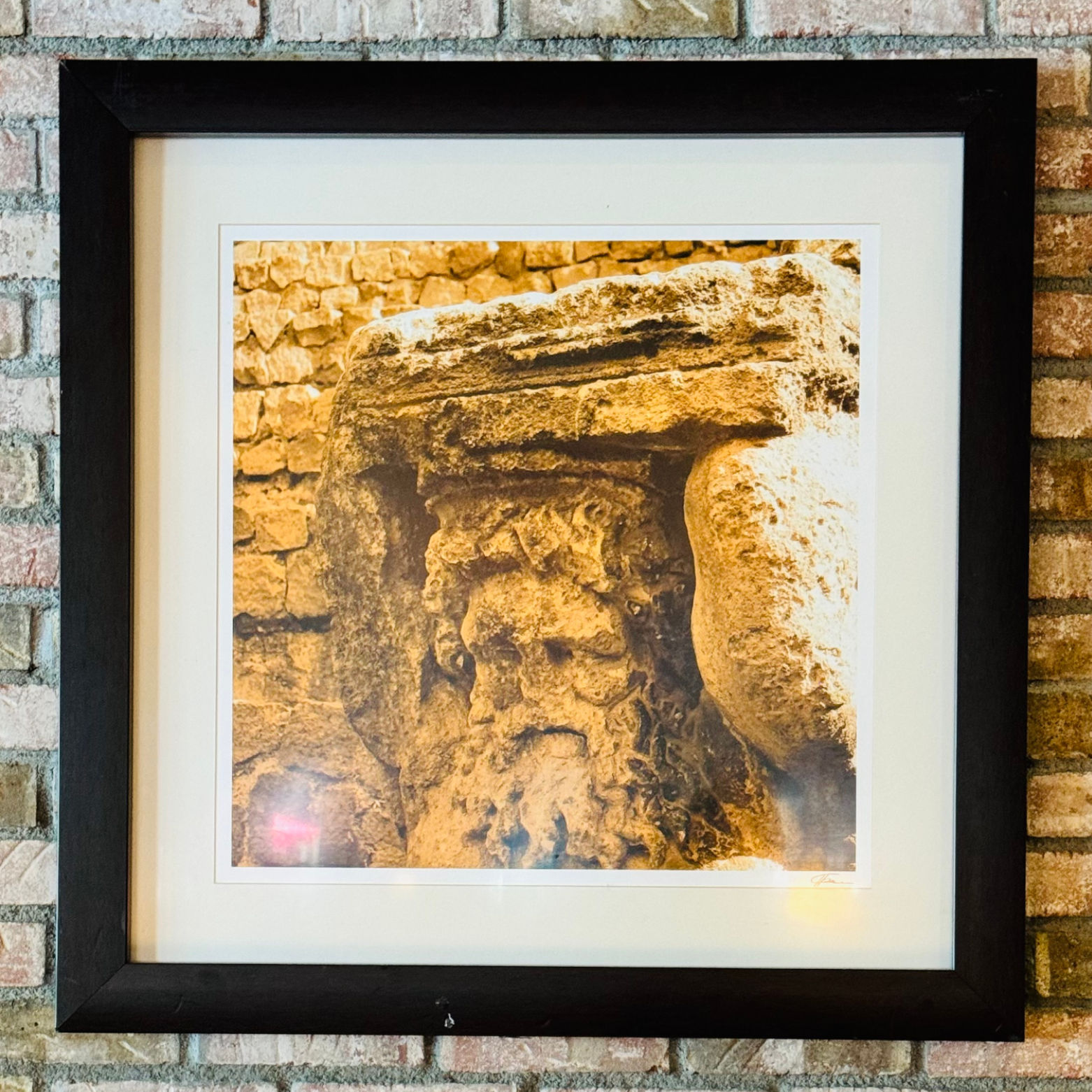 Brio Italian Grille Decor Ruins