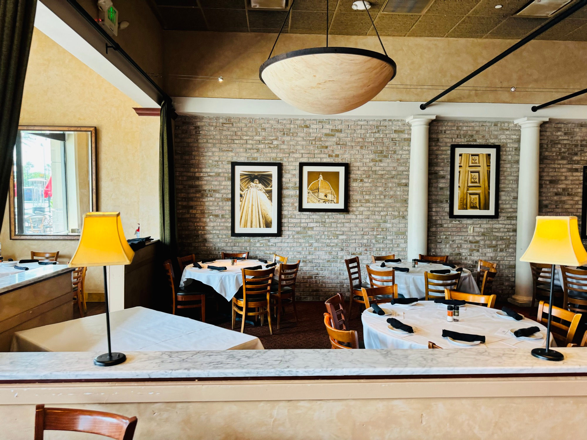 Brio Italian Grille Inside