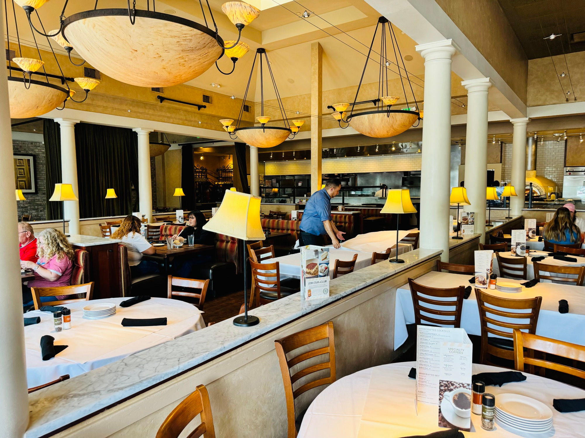 Brio Italian Grille Seating