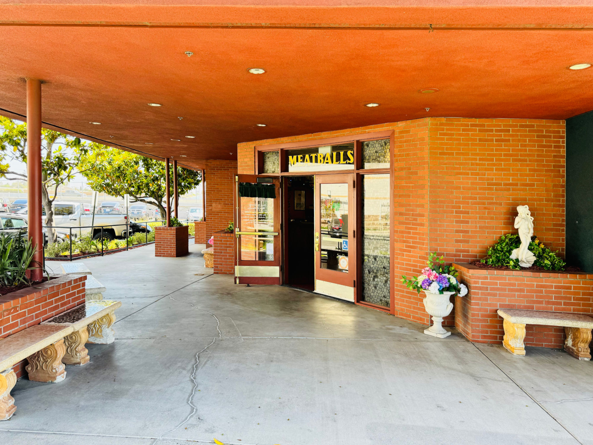Entrance Buca di Beppo Huntington Beach Entrance