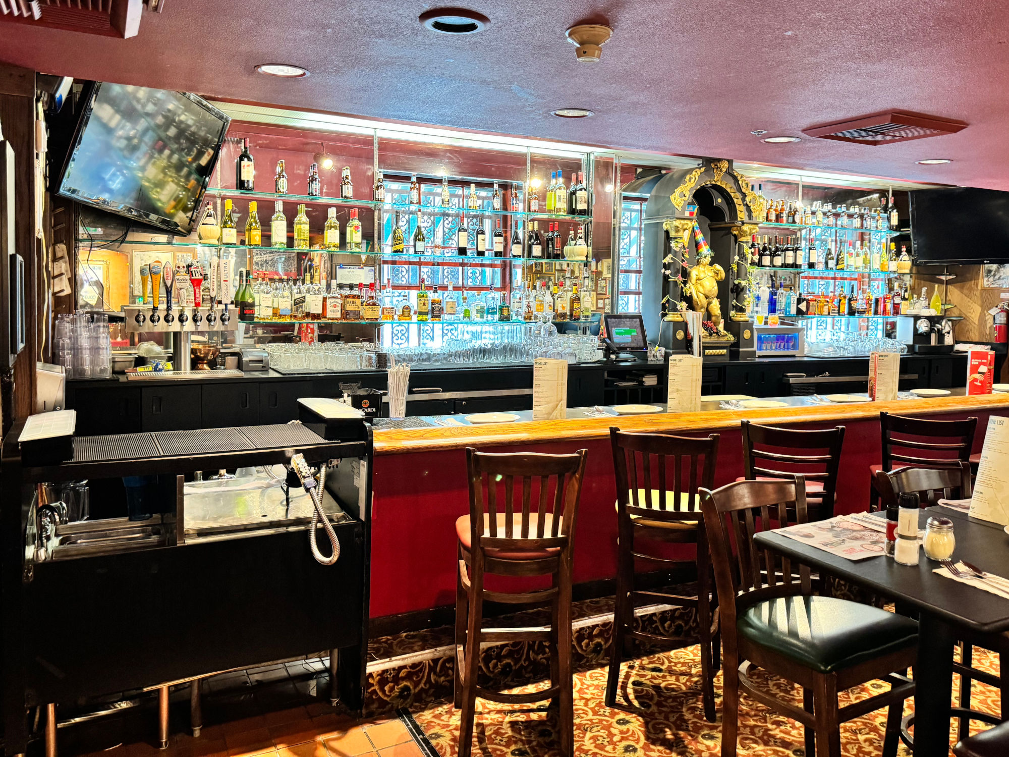 Buca di Beppo Pasadena Full Bar