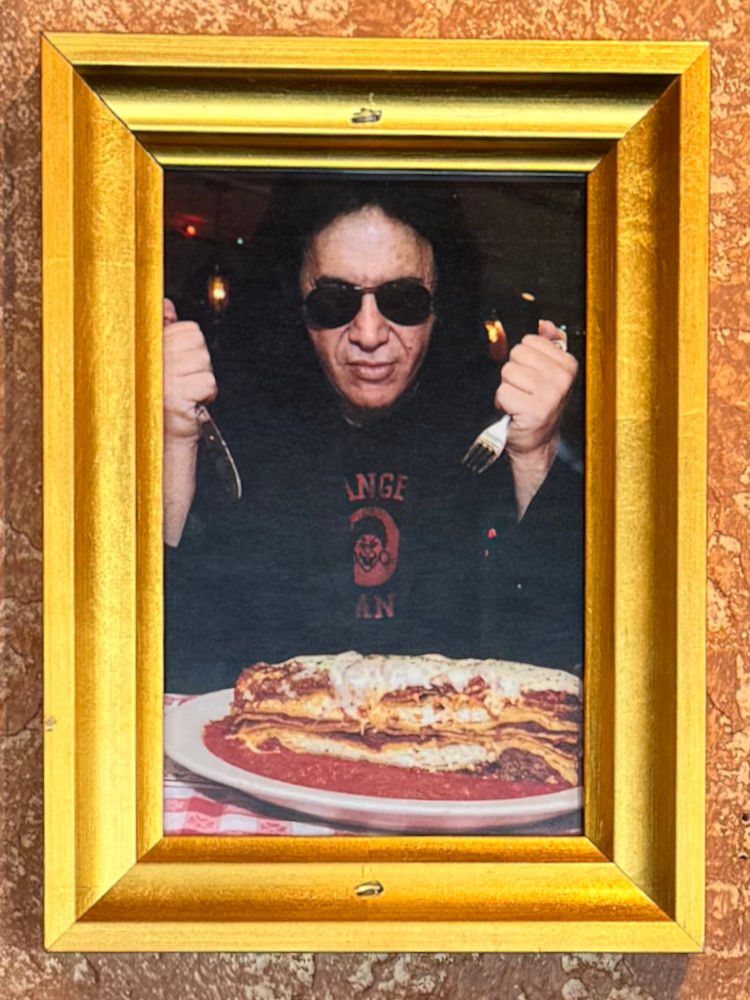 Gene Simmons Buca di Beppo Pasadena Gene Simmons