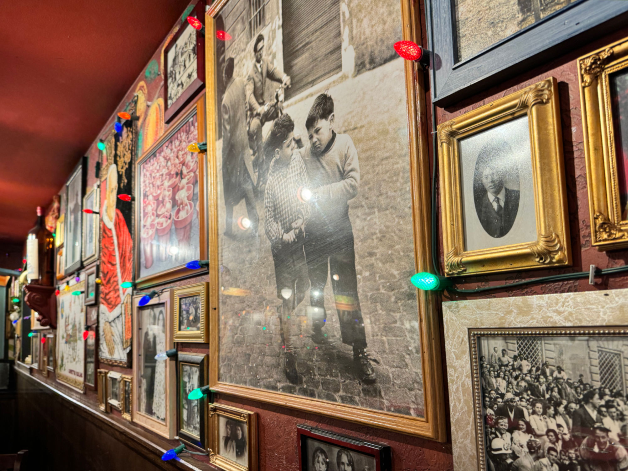 Buca di Beppo Pasadena Grape Room Wall