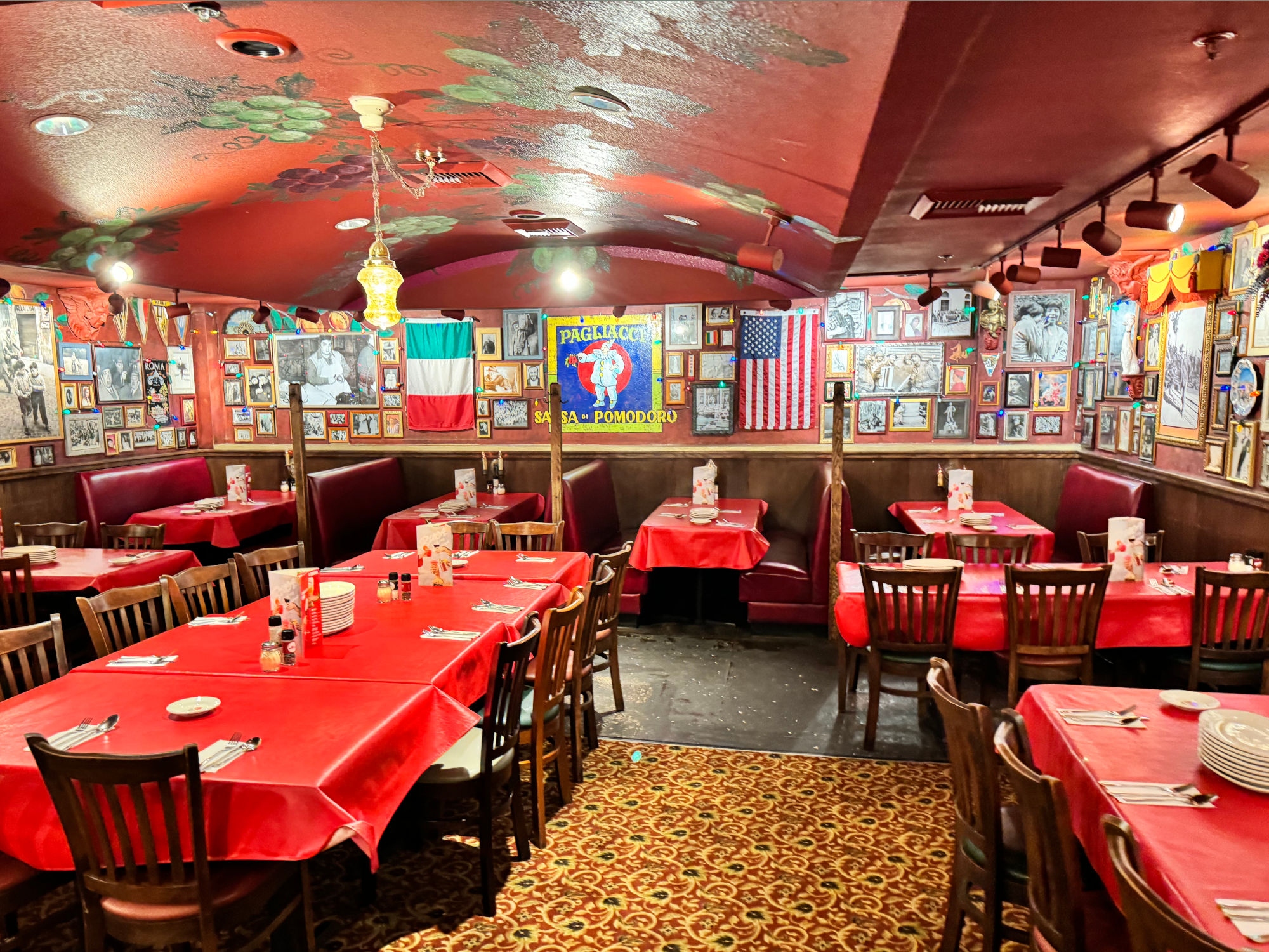 Buca di Beppo Pasadena Grape Room