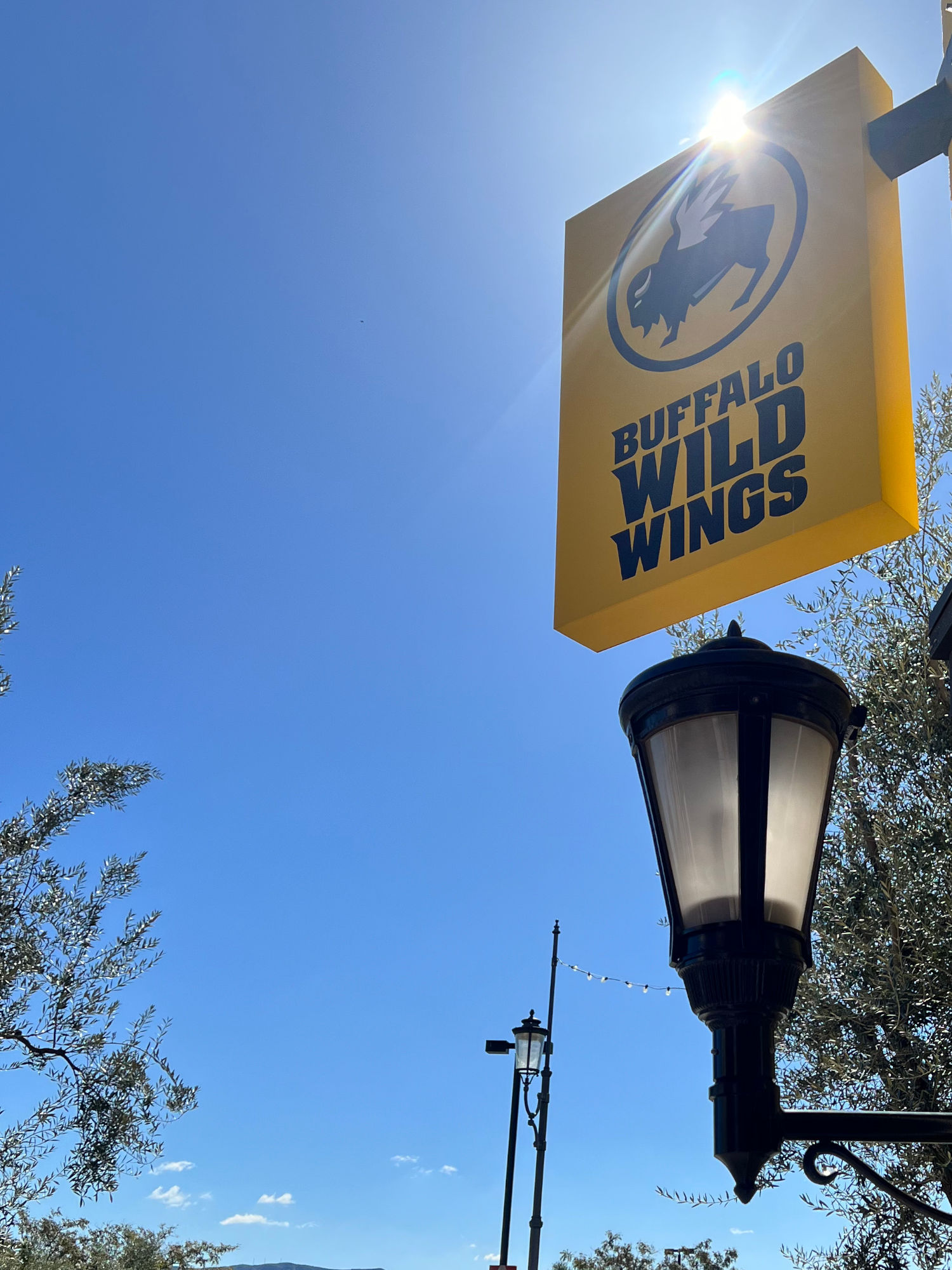 Sign Buffalo Wild Wings Sign