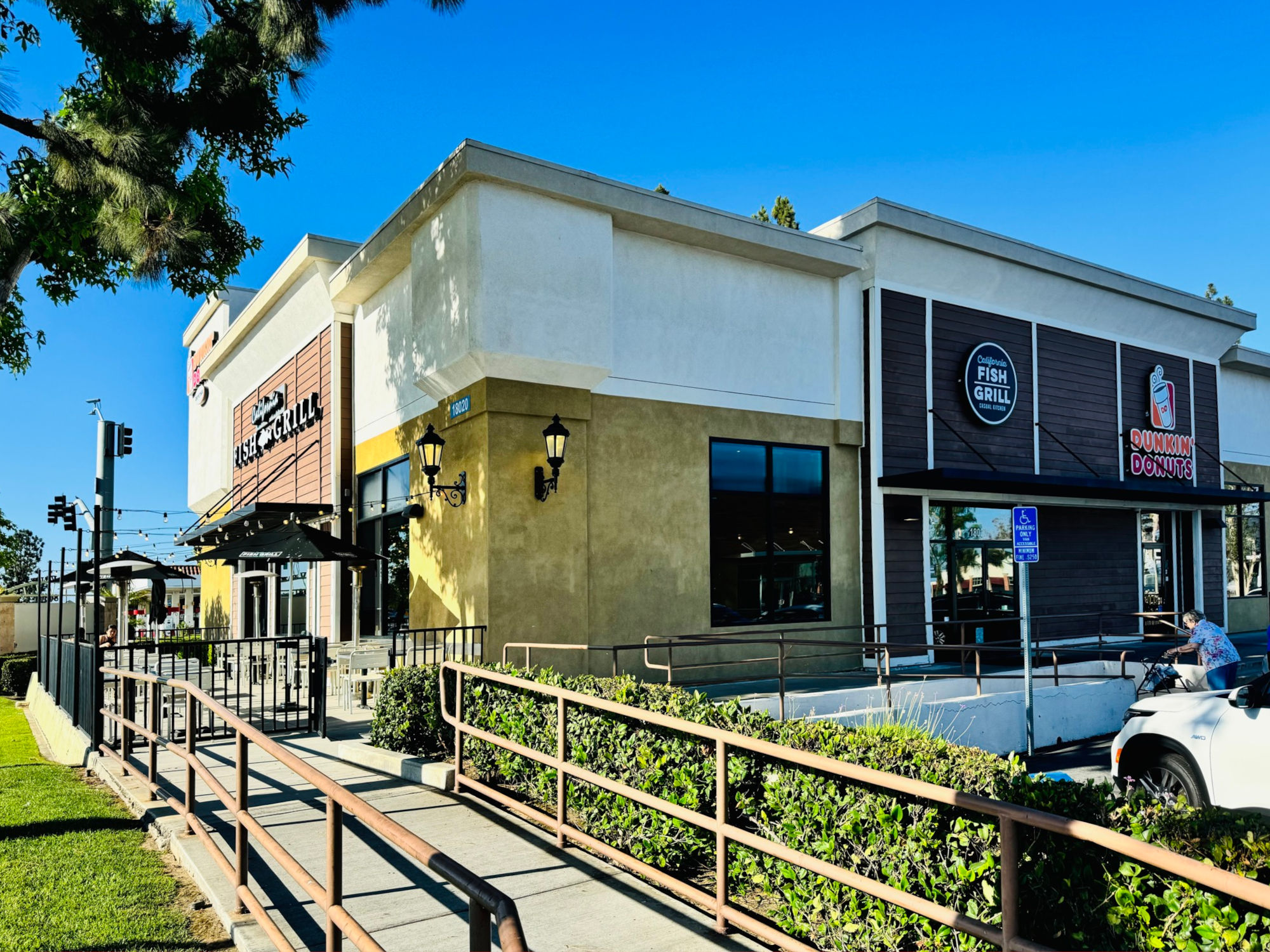 California Fish Grill Fountain Valley Entrance