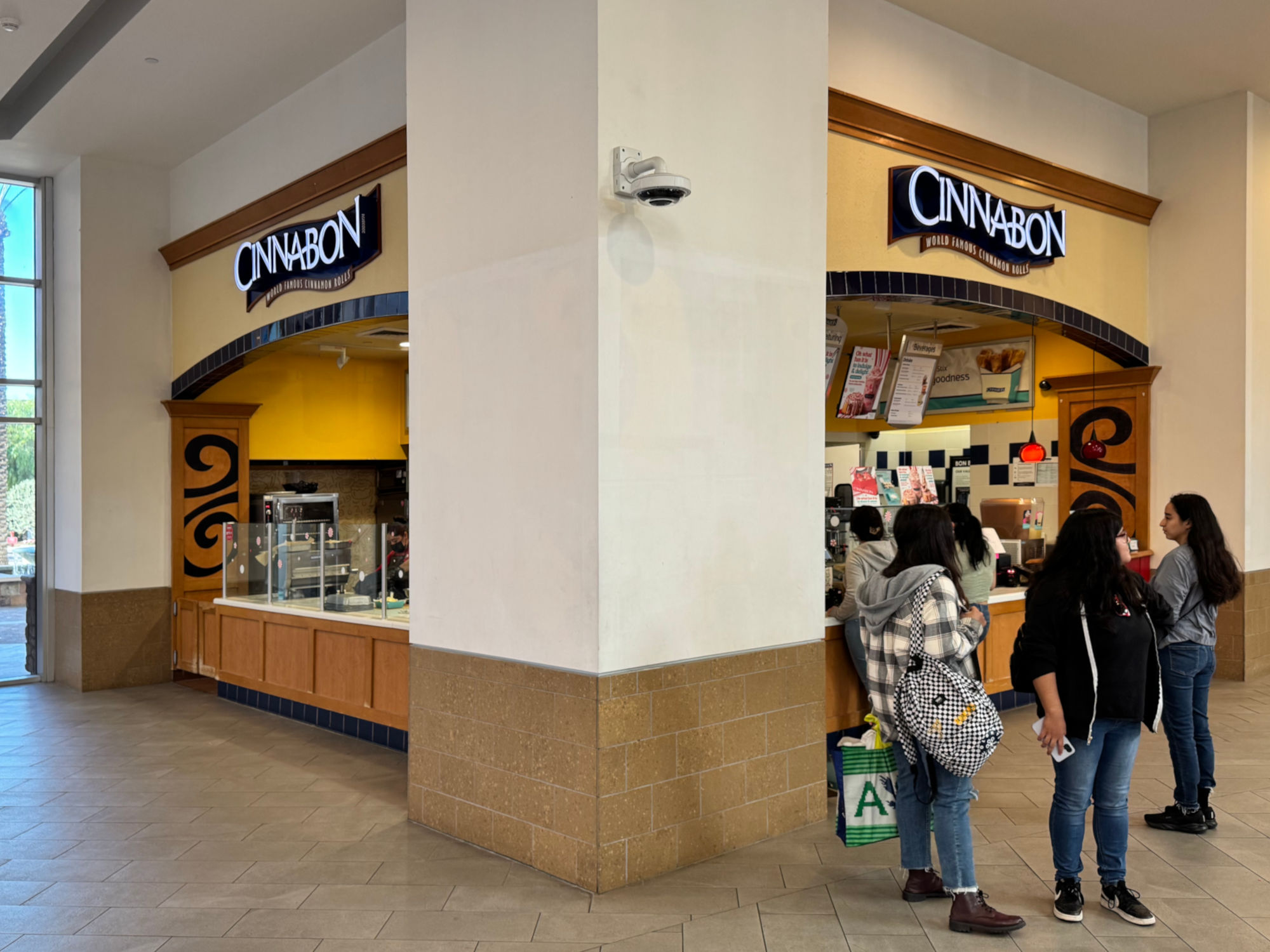 Valencia Cinnabon Valencia