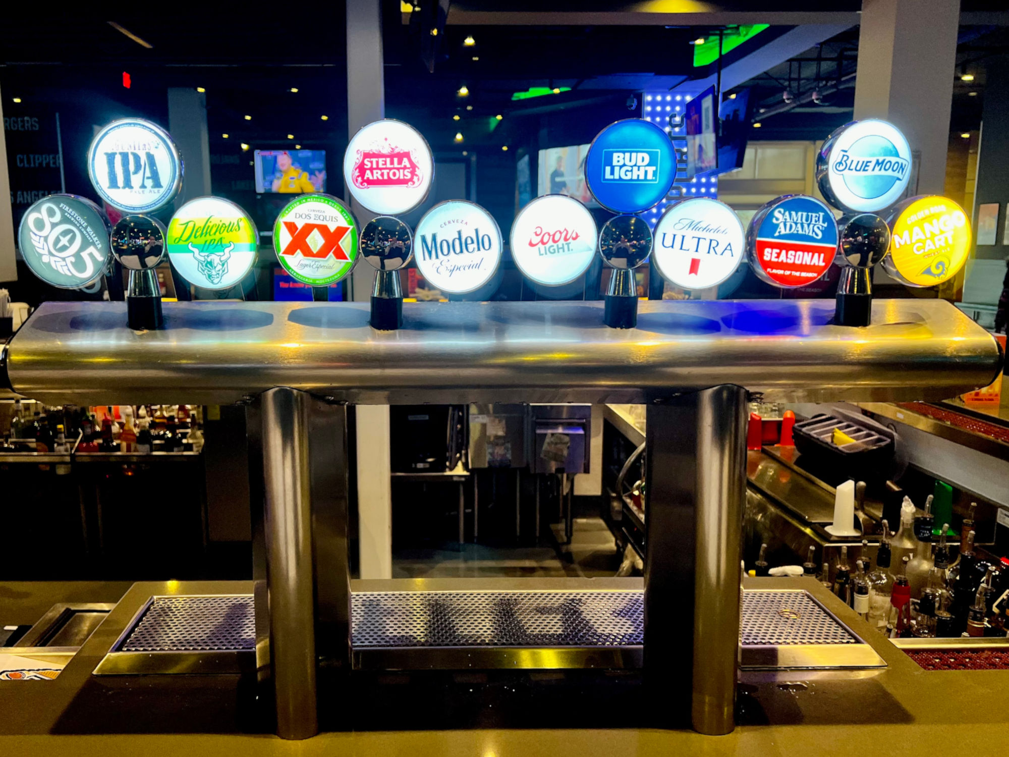 Dave and Buster's Beers on Tap