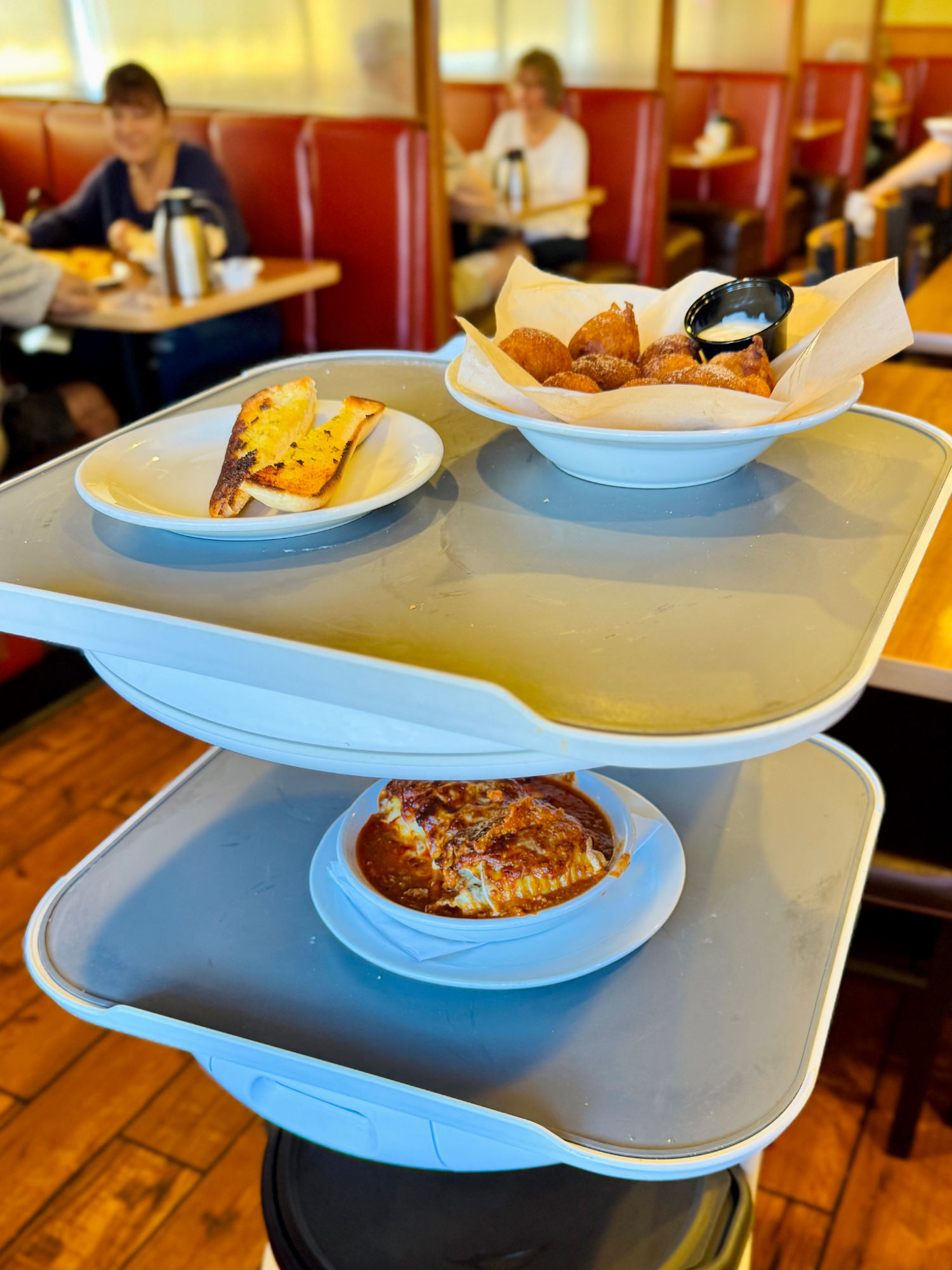 Robot Server Denny's Robot Server