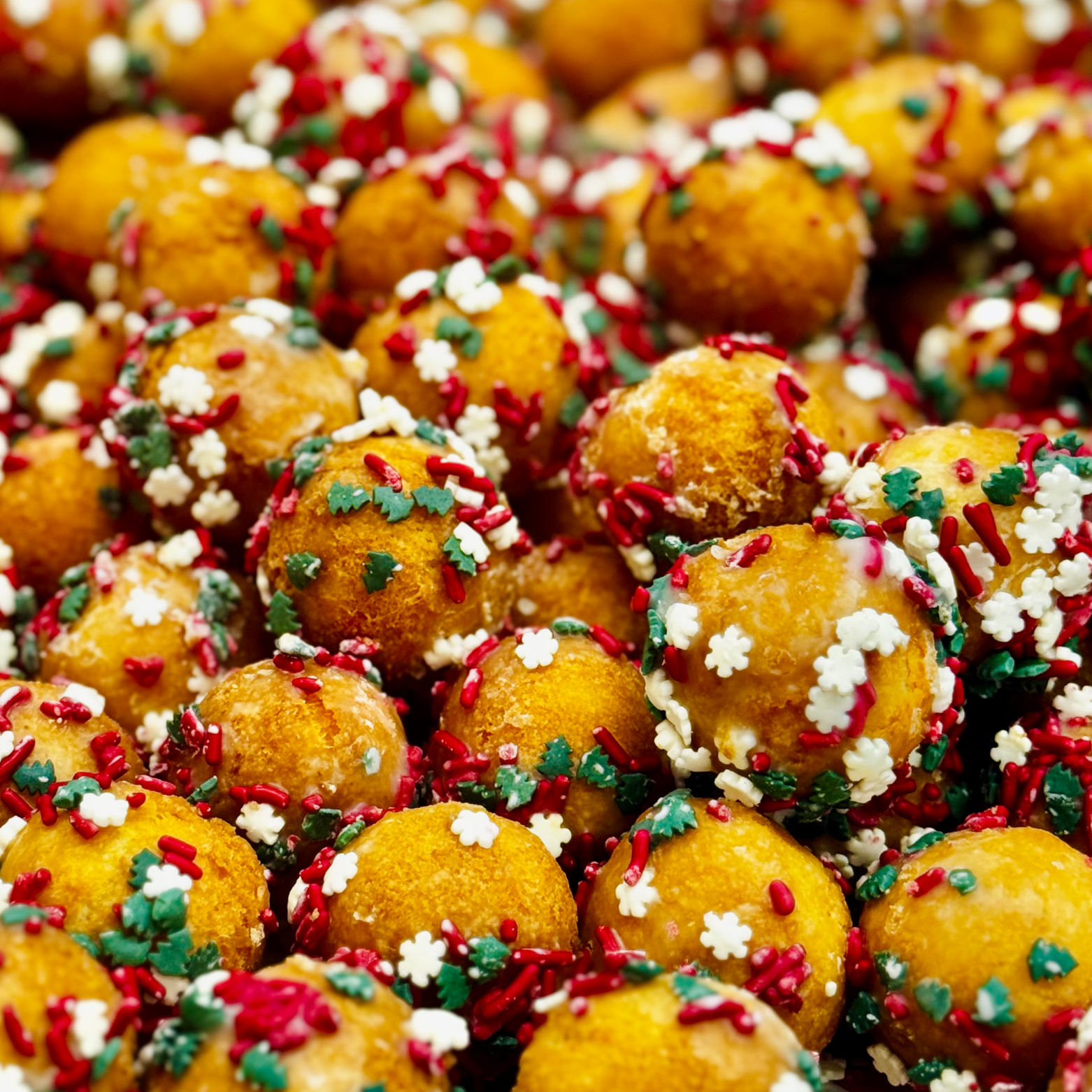 Dunkin' Holiday Sprinkle Munchkins