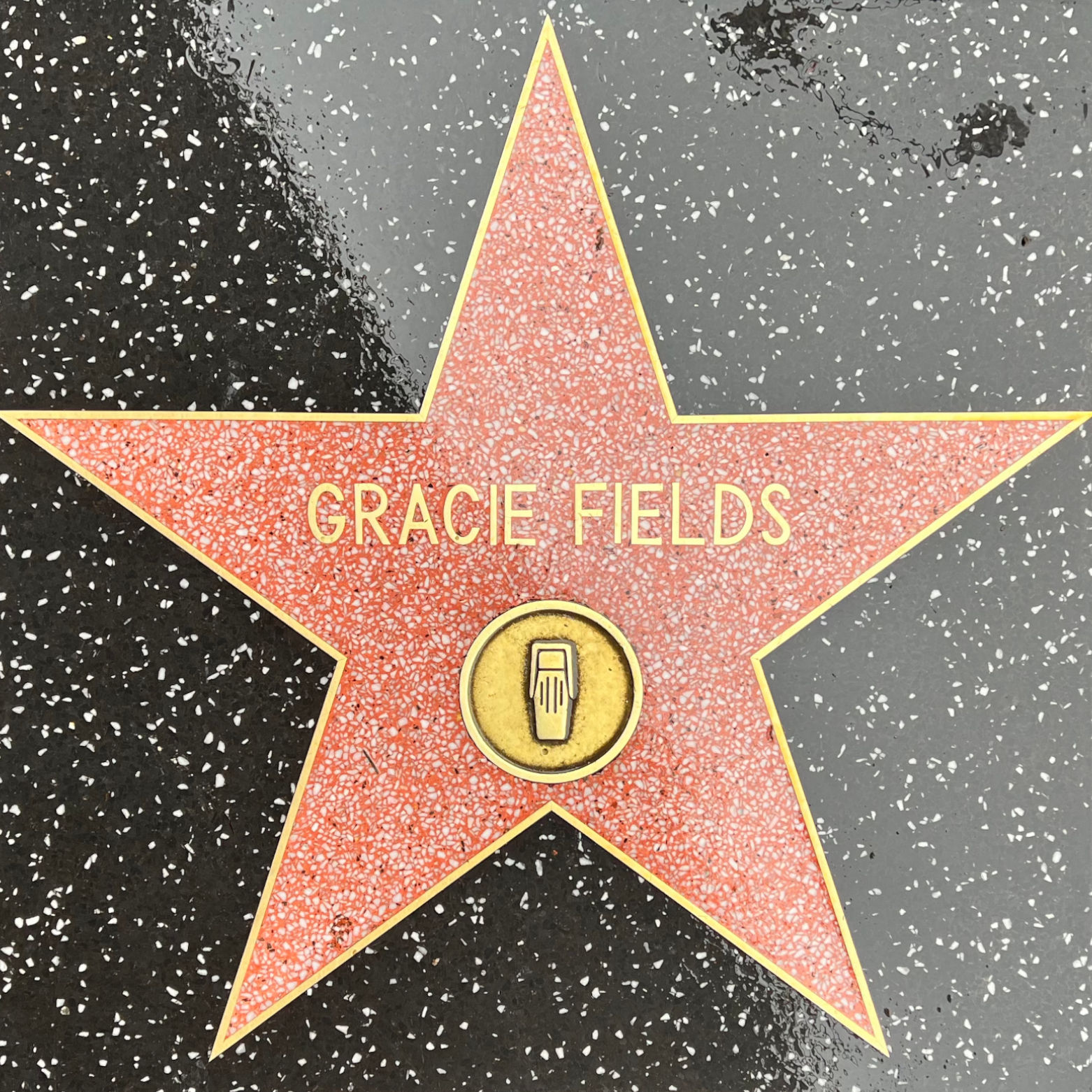 Gracie Fields's Radio Star