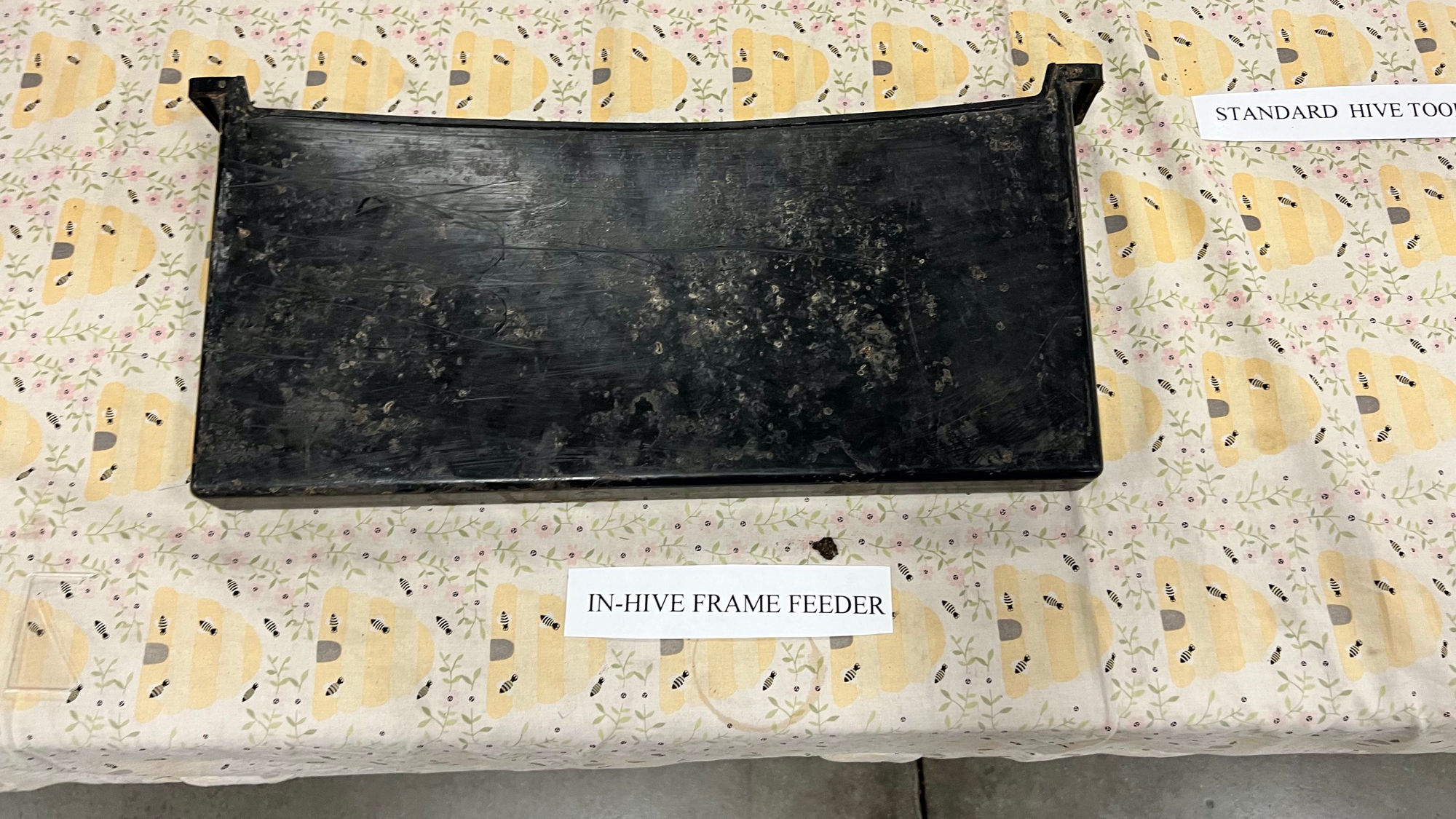 In-Hive Frame Feeder Beekeepers Association In-Hive Frame Feeder