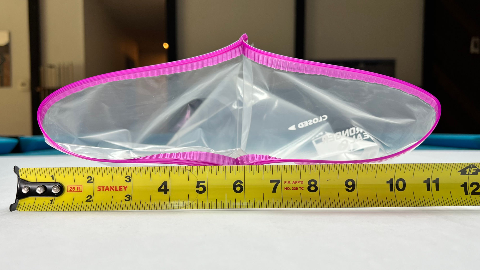 10-inch opening Hefty Jumbo Slider Bags 10-inch opening