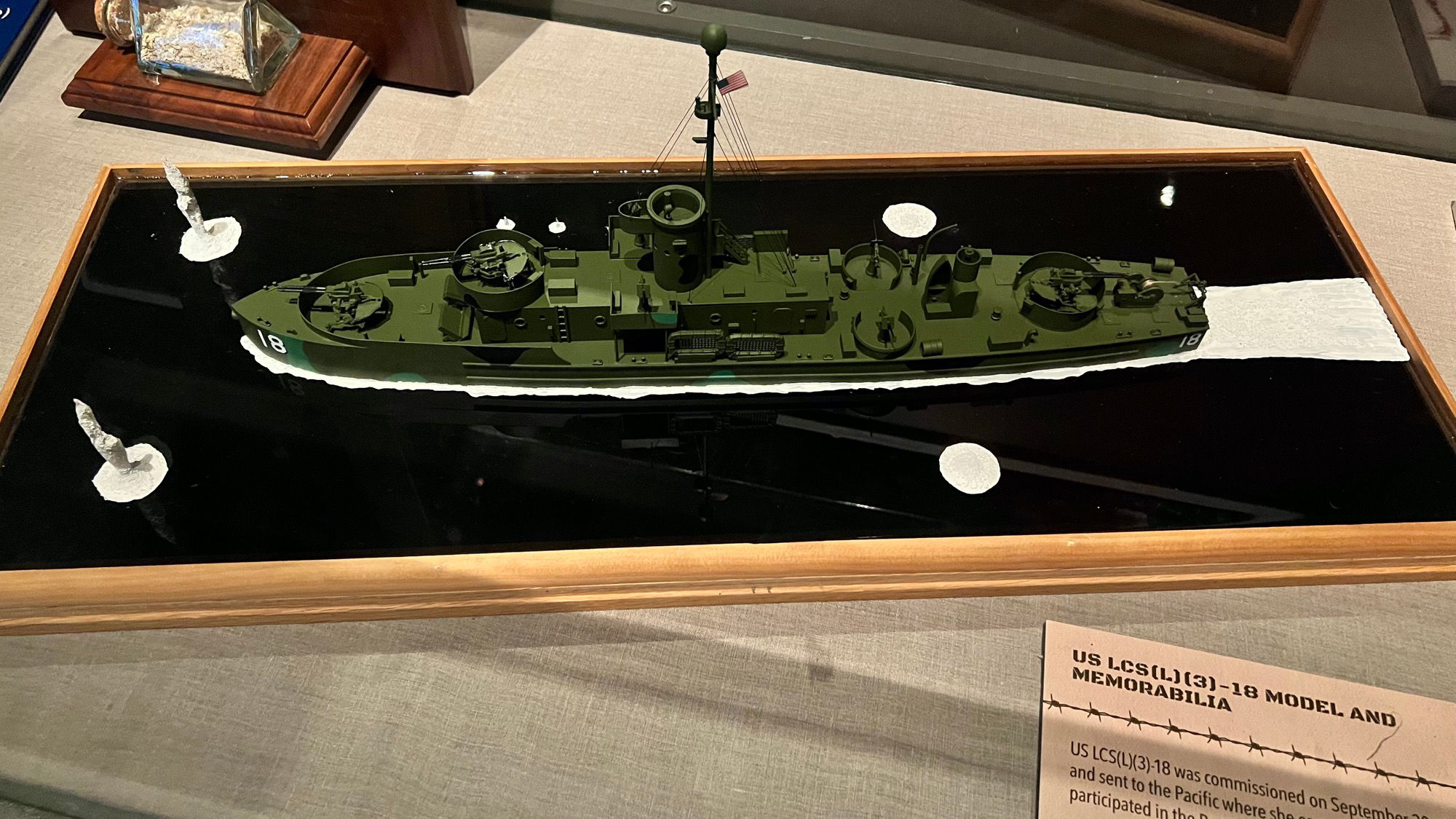 Model USS LCS (L)(3)-18 Model